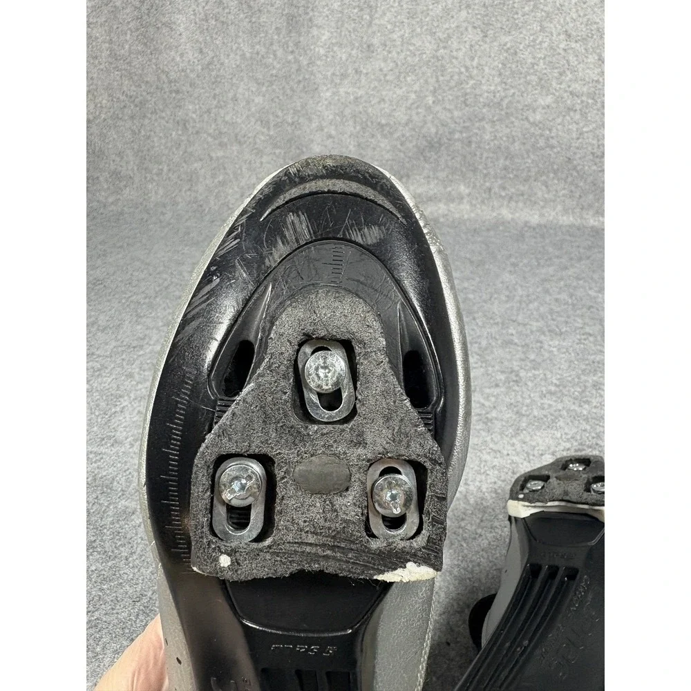 Carnac TRS8X Cycling Shoes 42.5 Silver Black Red Carbon‎ Graphite Sole